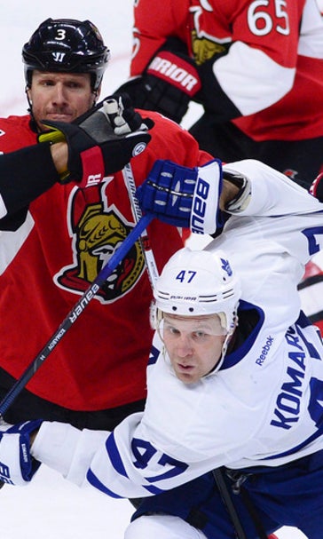 Maple Leafs' Matthews has modern record 4 goals in NHL debut